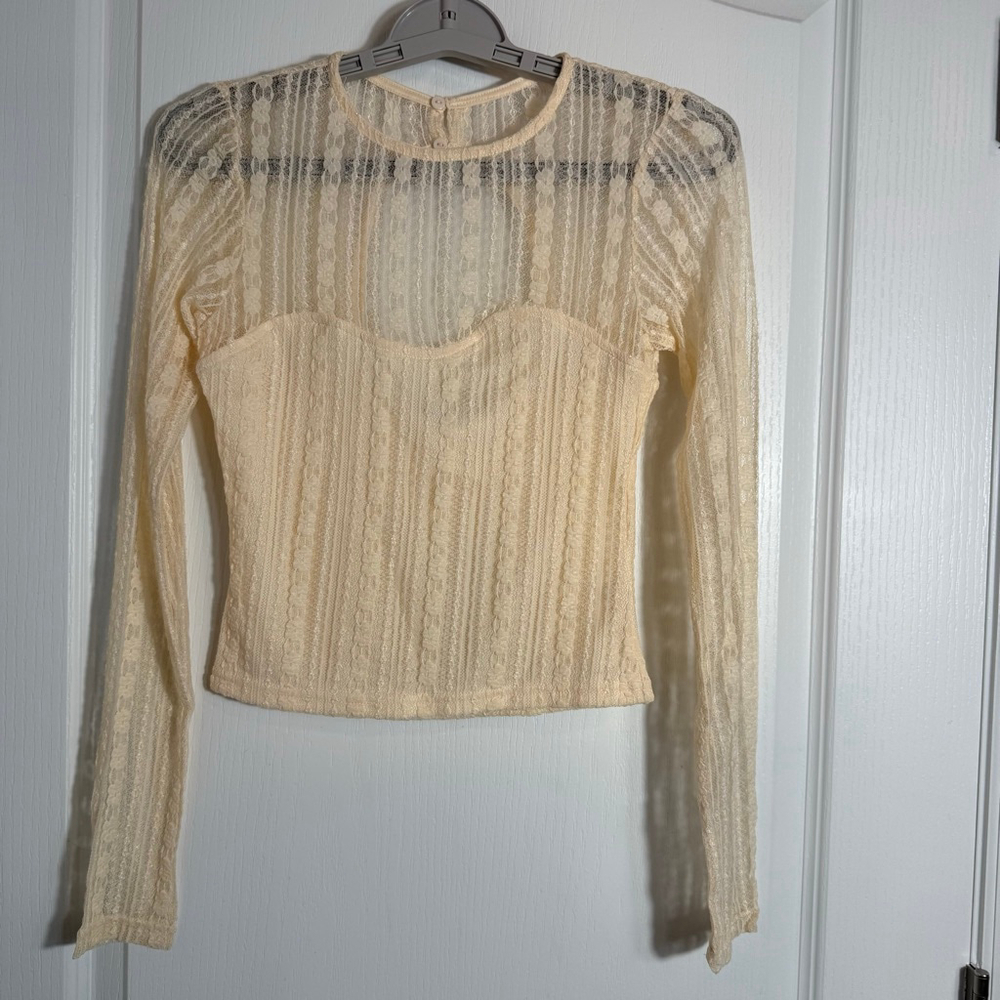 Women's Lulus Beige Lace Long Sleeve Tee XS